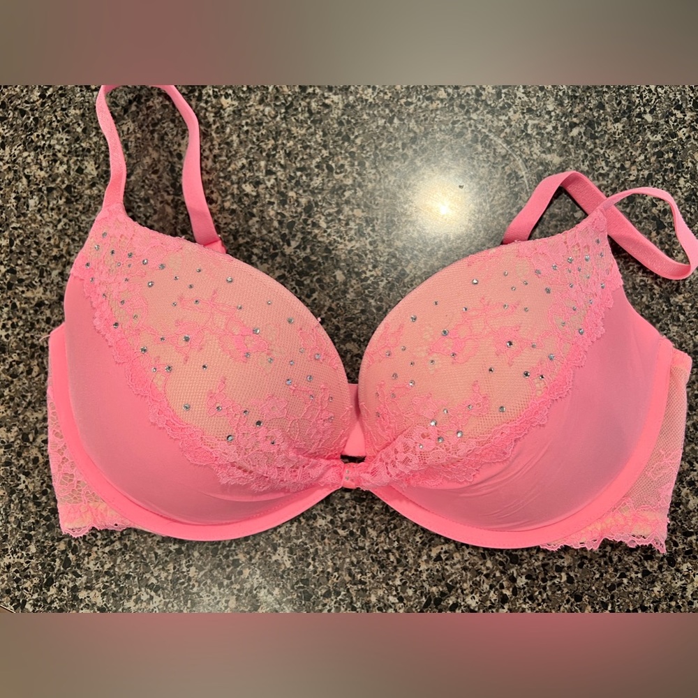 Pink VS bra